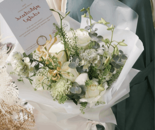 Flowers - Bouquet - The Classic - Fresh Flowers image