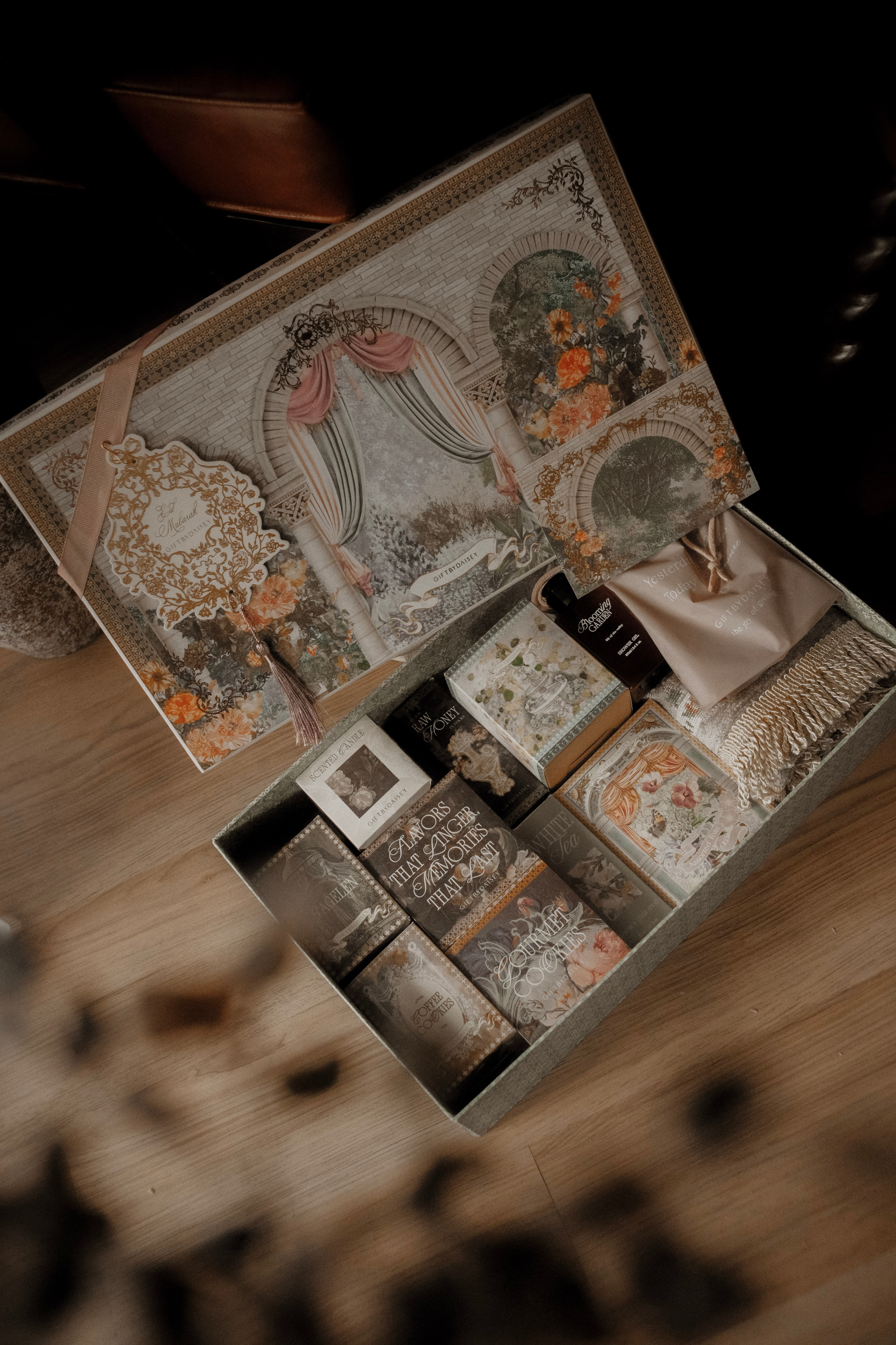 Our most exclusive collection, a luxurious double-tiered hardbox, featuring 14 premium items from prayer mat to home wellness. Make a lasting impression by adding a custom hang tag or greeting card with your company logo.