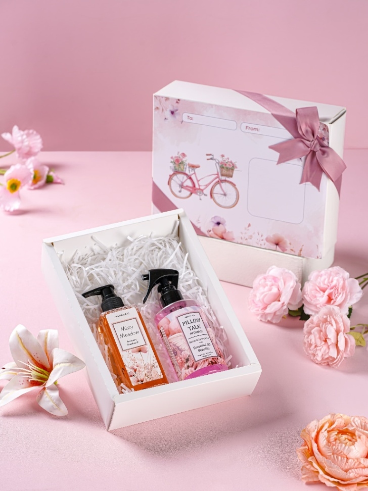 Gift Set - Pinkish for Her Hampers - Maharati image
