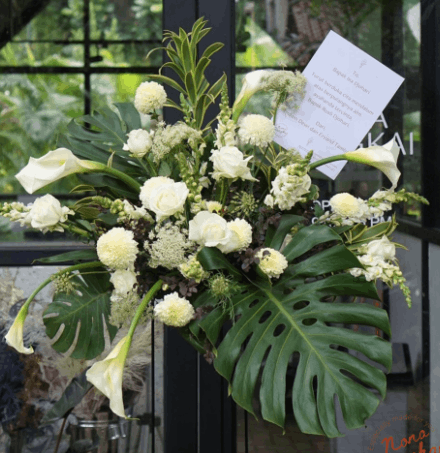 Flowers - Bouquet - Peace be with You - Standing Fresh Flowers iamge