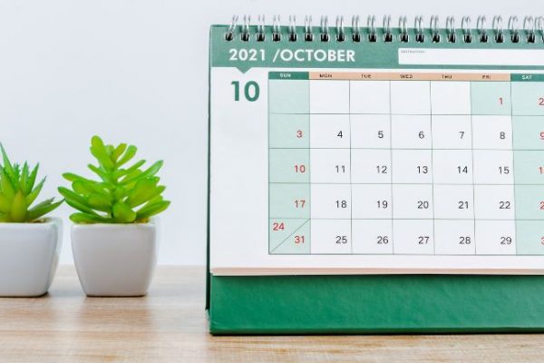 Manfaat Kalender Meja untuk Branding Bisnis Anda
