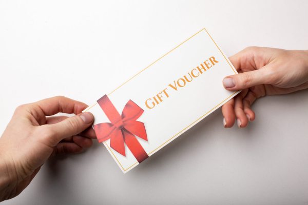 6 Pilihan Kreatif Memberikan Voucher Belanja untuk Hadiah