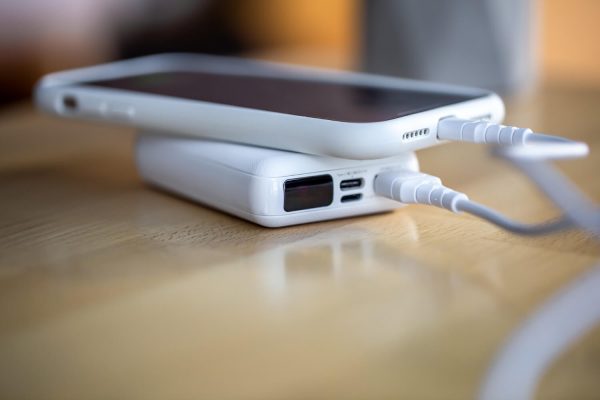 Keuntungan Menggunakan Power Bank Fast Charging