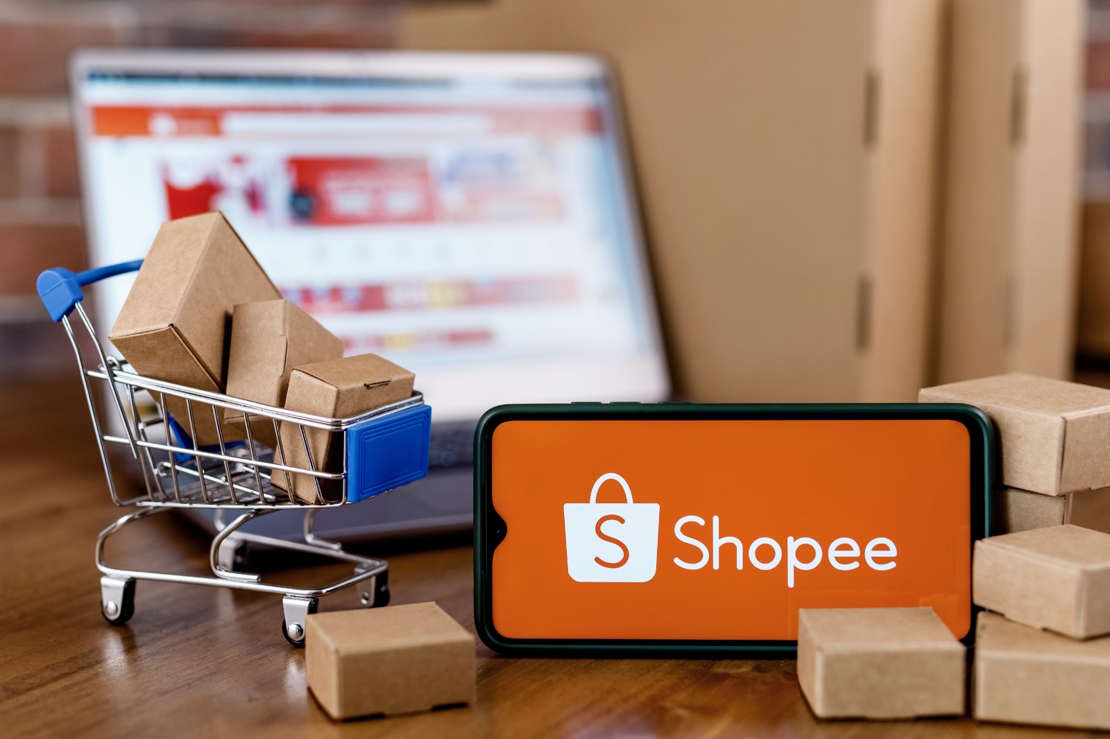 solusi hadiah karyawan dengan voucher shopee dari yippy